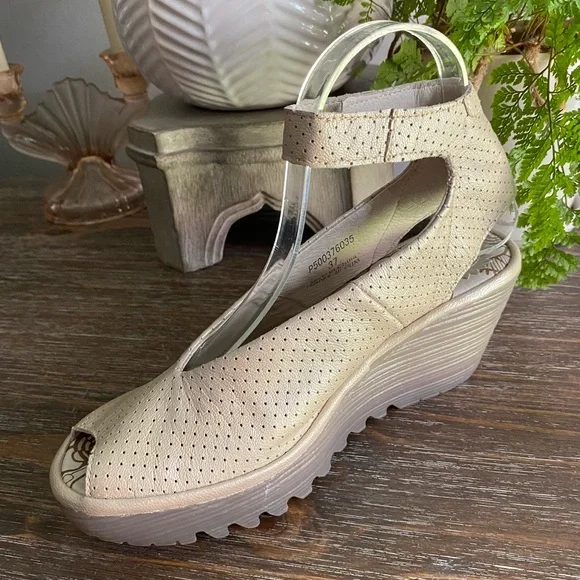 Fly London Yala Perforated‎ Peep Toe Slingback Wedges Shoes Womens 37 / 6.5-7 - Picture 5 of 10